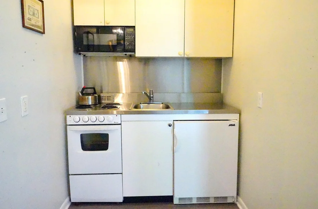 Photo of Unit F at 902 Commons Way