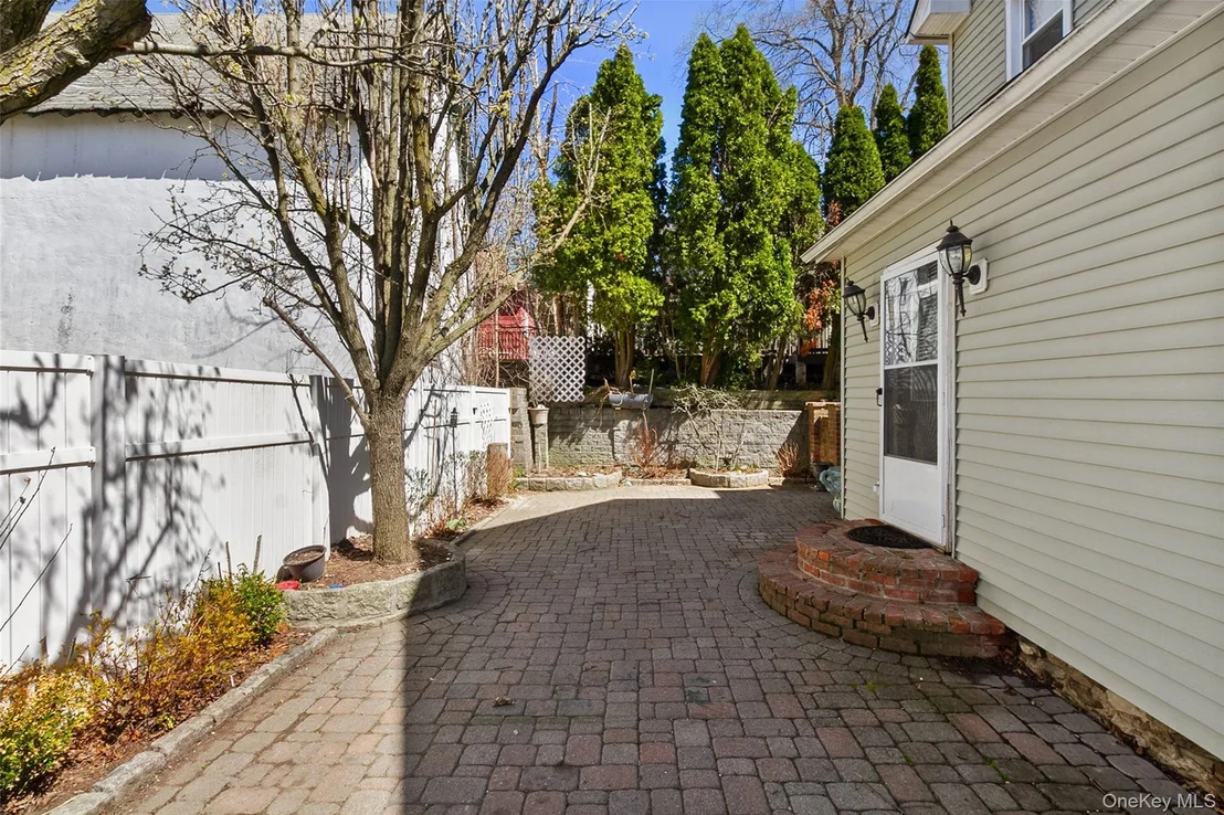 Photo of 13 Lenox Place
