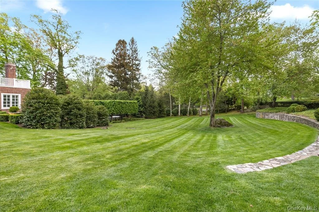Photo of 8 Boxwood Lane