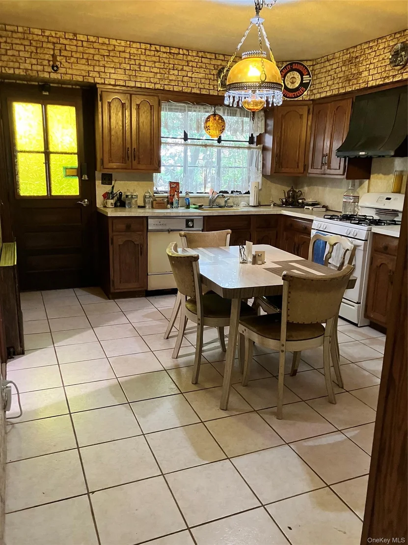 Photo of 610 Harless Place