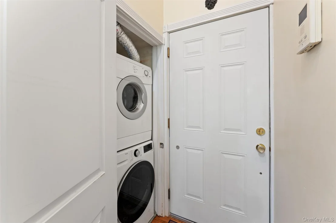 Photo of Unit 2B at 88 Broadway