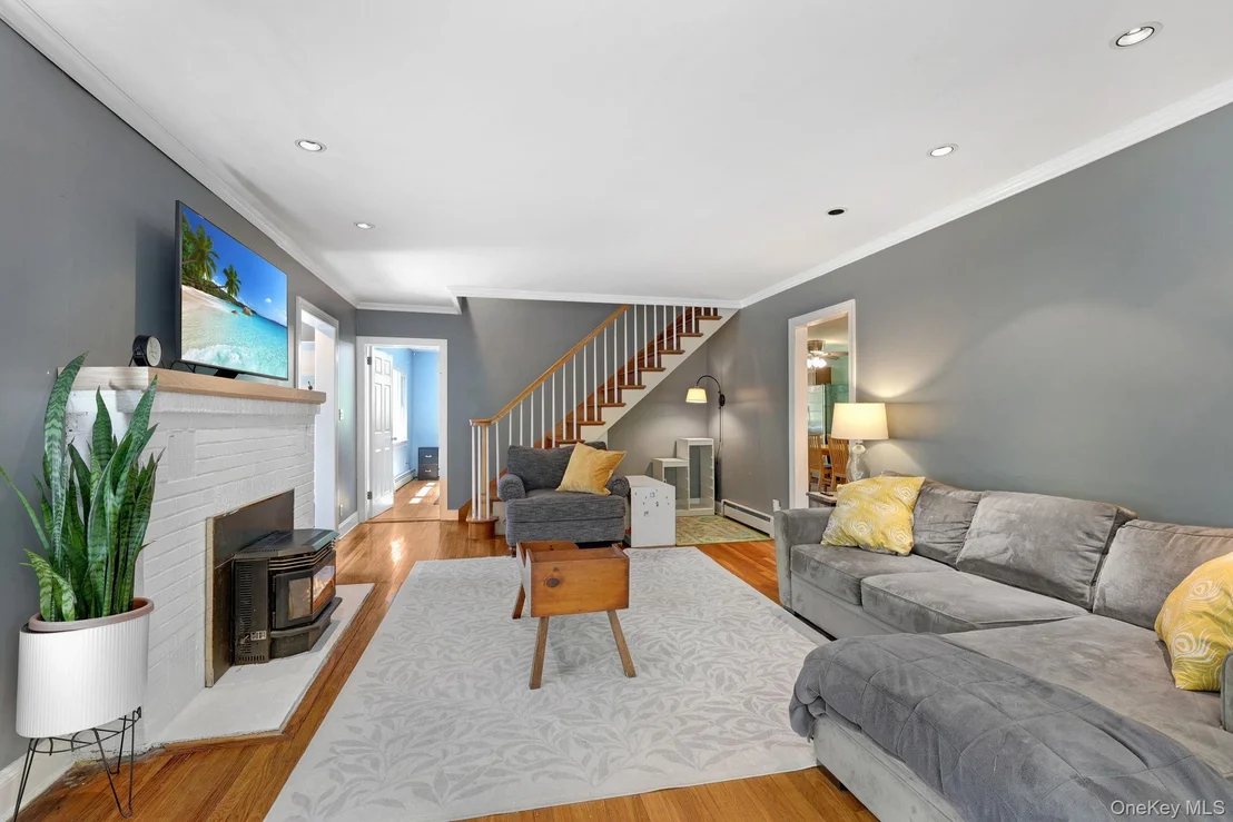 Photo of 94 Smithtown Road
