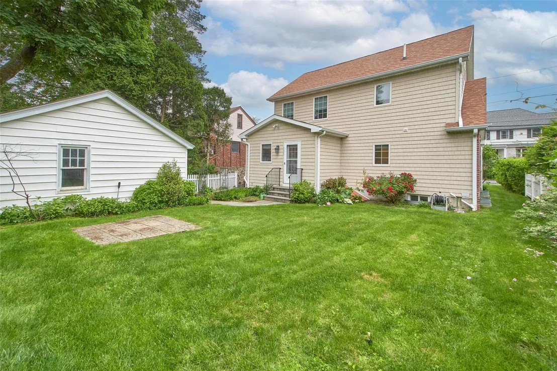 Photo of 37 Myrtle Boulevard