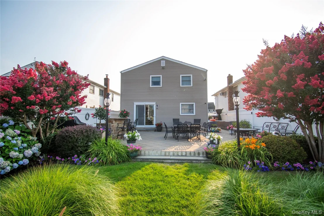 Photo of 3345 Parkway Drive