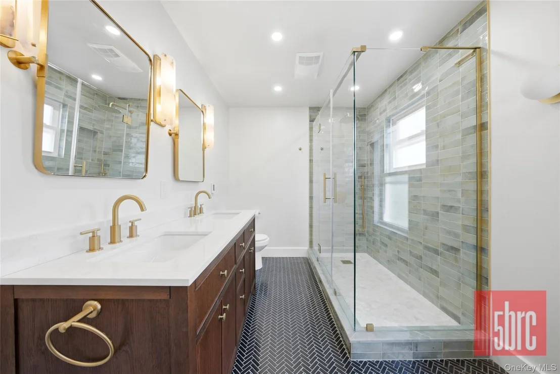 Photo of 1205 Beverley Road