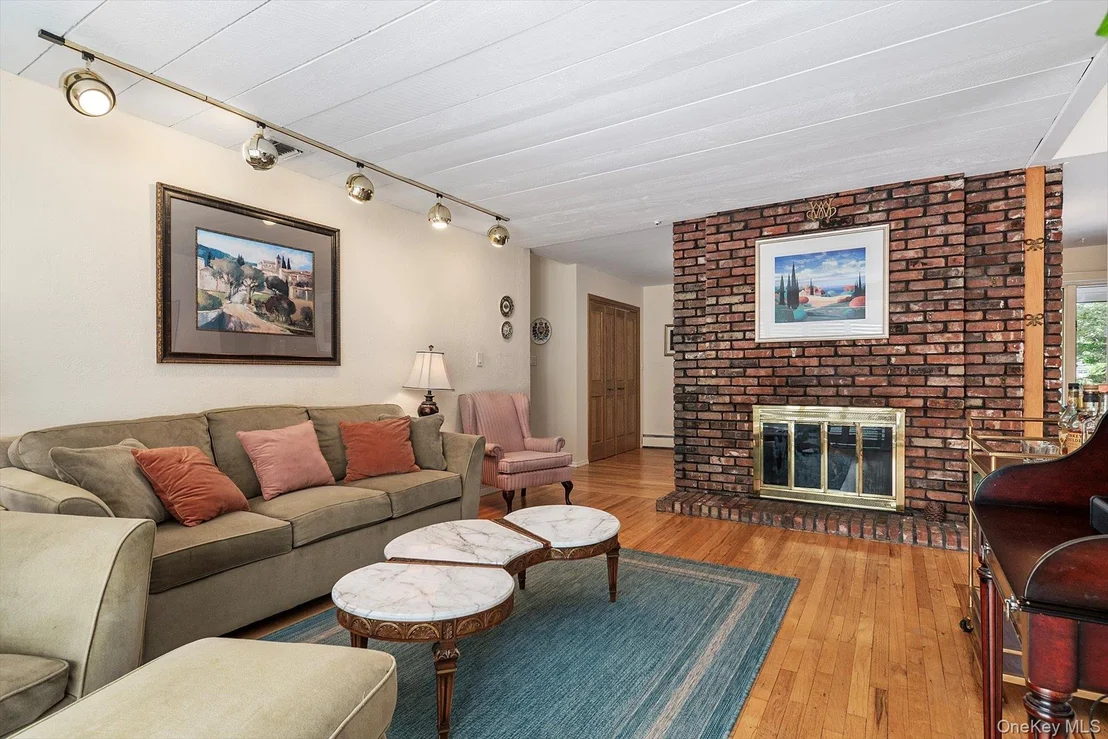 Photo of 17 Treeview Drive