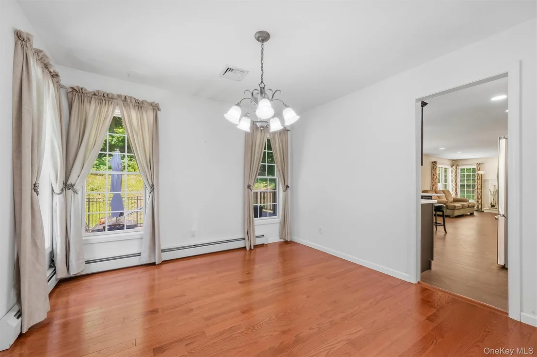 Photo of 32 Robinson Lane