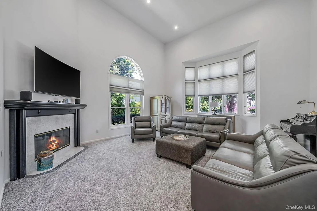 Photo of 86 Hamlet Drive