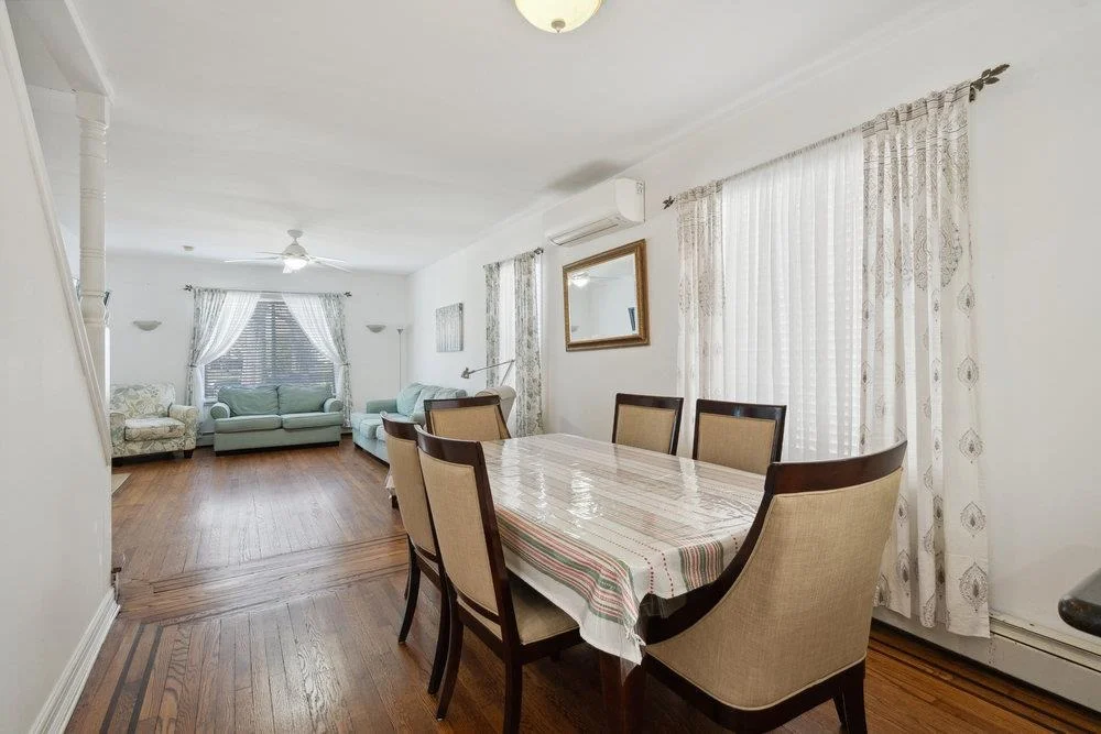 Photo of 448 Nassau Boulevard