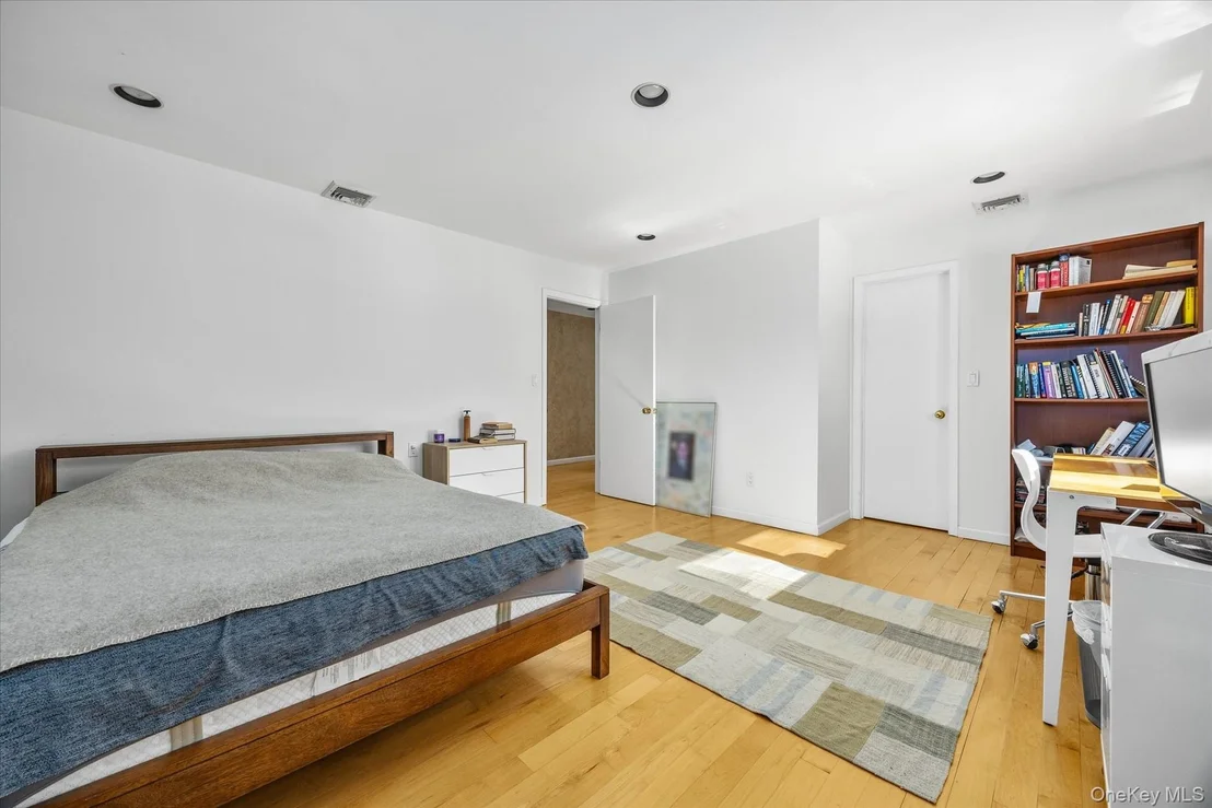 Photo of 20 Henhawk Road