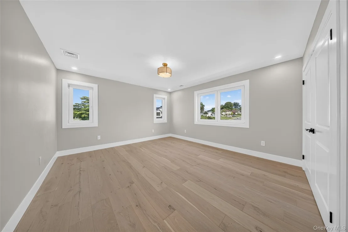 Photo of 2 Lee Place