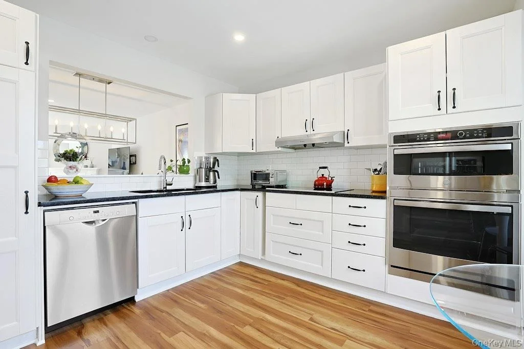Photo of 1502 Regent Drive
