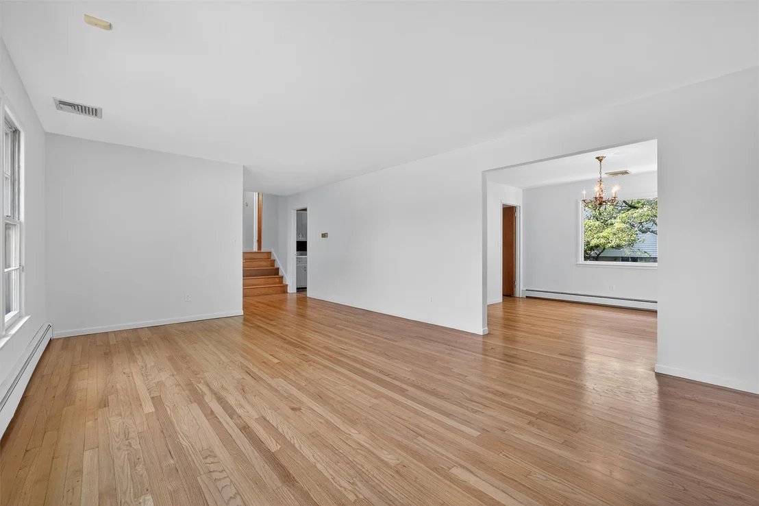 Photo of 21 Sunnycrest Road