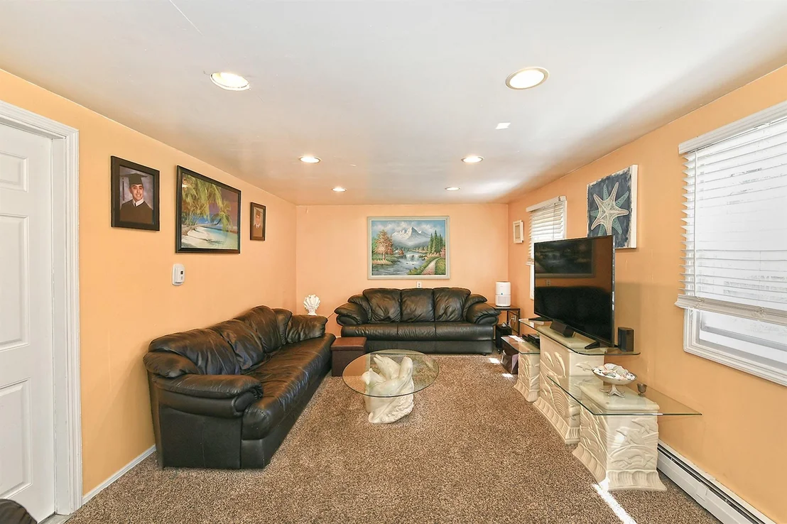Photo of 4 Split Pine Circle