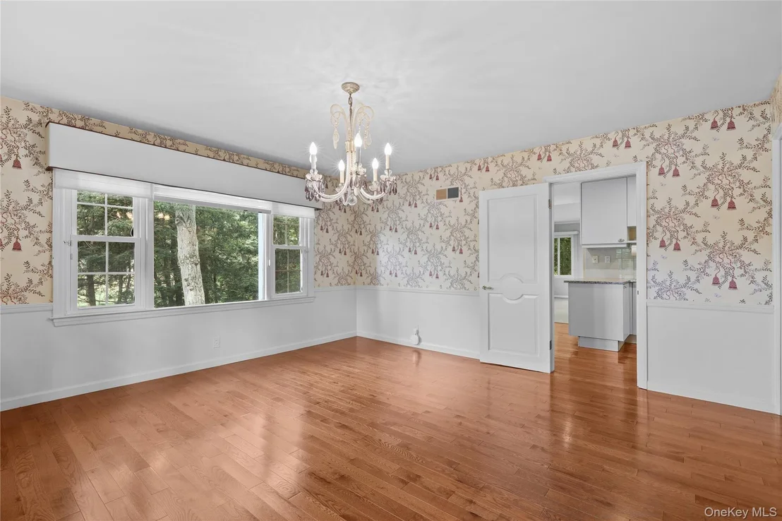 Photo of 21 Iroquois Trail