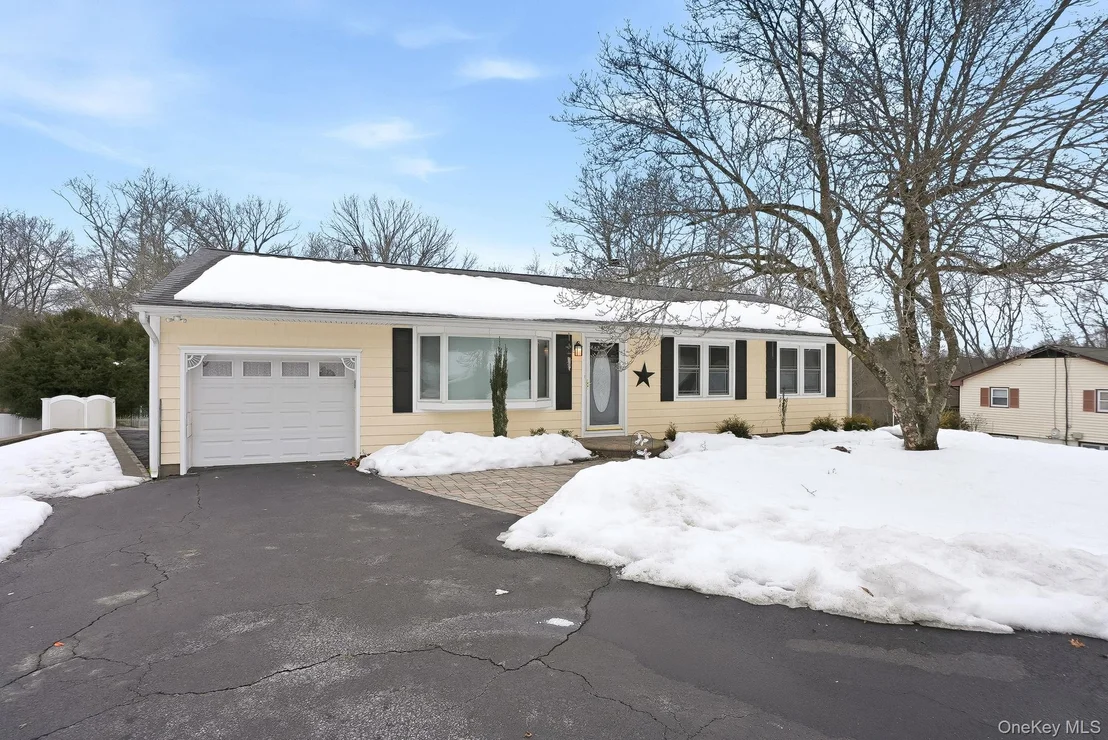 Photo of 12 Lakeview Road