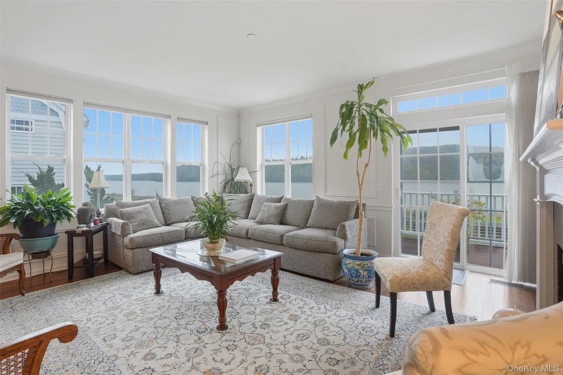 Photo of 136 Hudson Pointe Drive