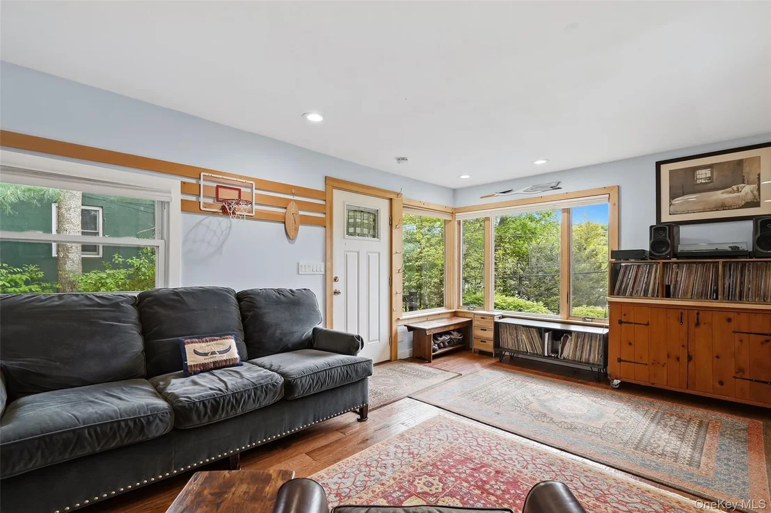 Photo of 40 Chippewa Road