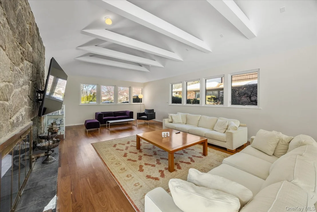 Photo of 20 Henhawk Road