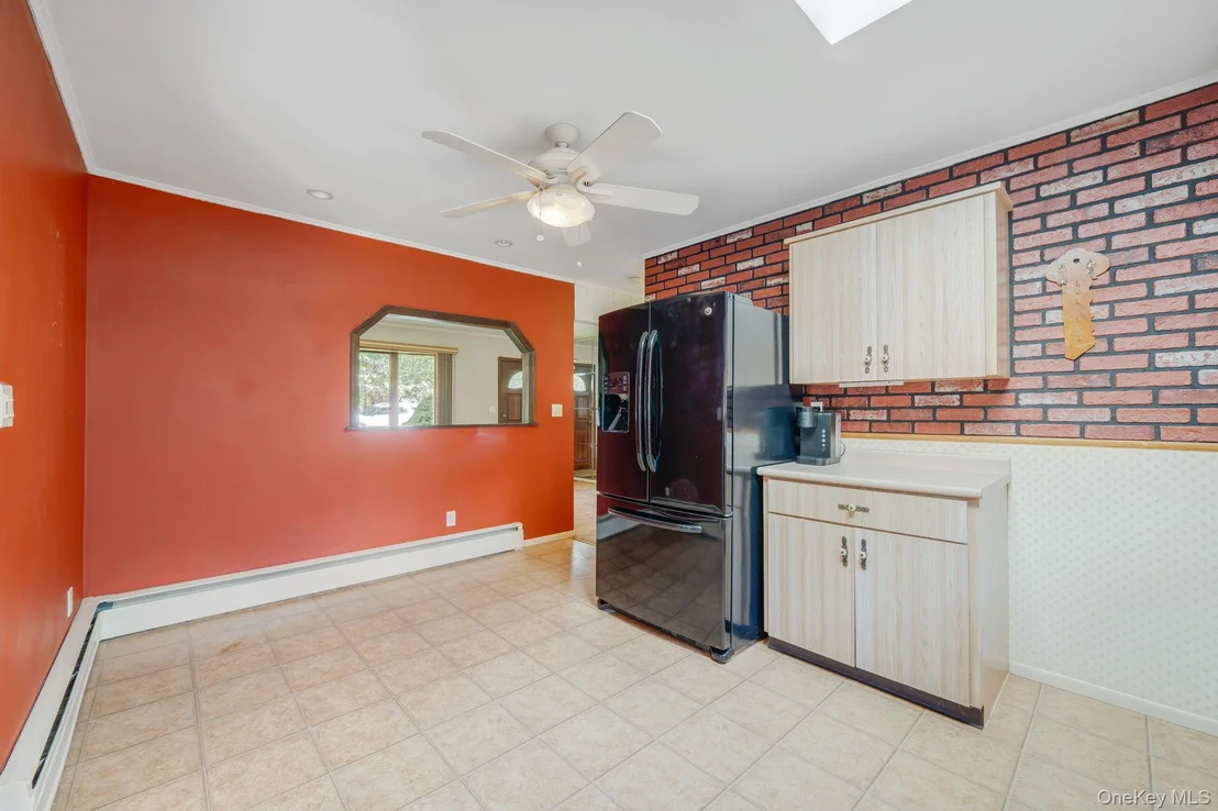 Photo of 362 W Woodside Avenue