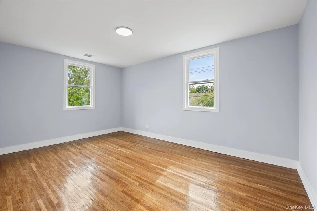 Photo of 81 Rowe Avenue