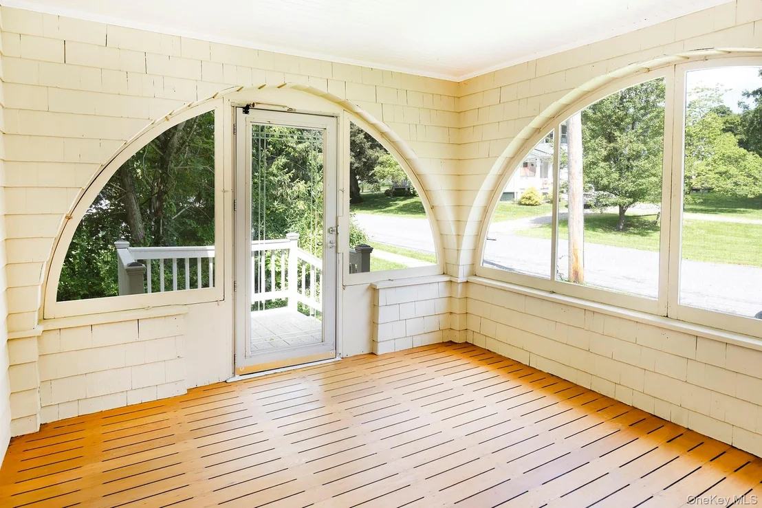 Photo of 7 Maple Avenue