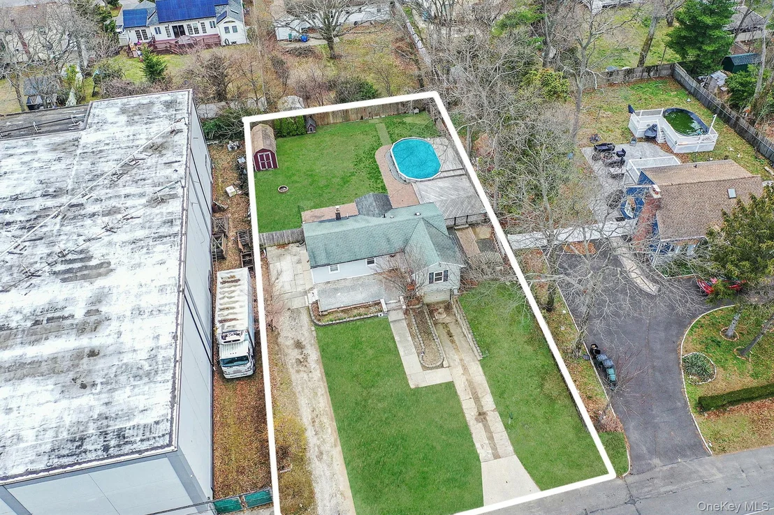 Photo of 317 Centre Avenue