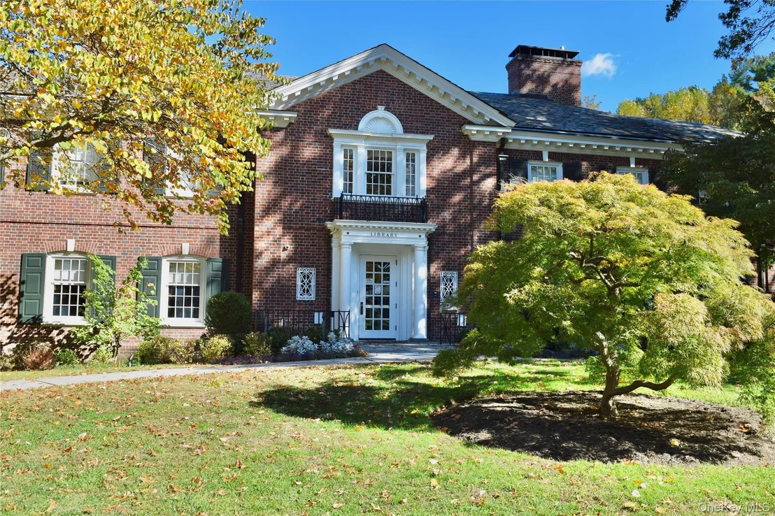 Photo of Unit 1C at 2 Alden Place