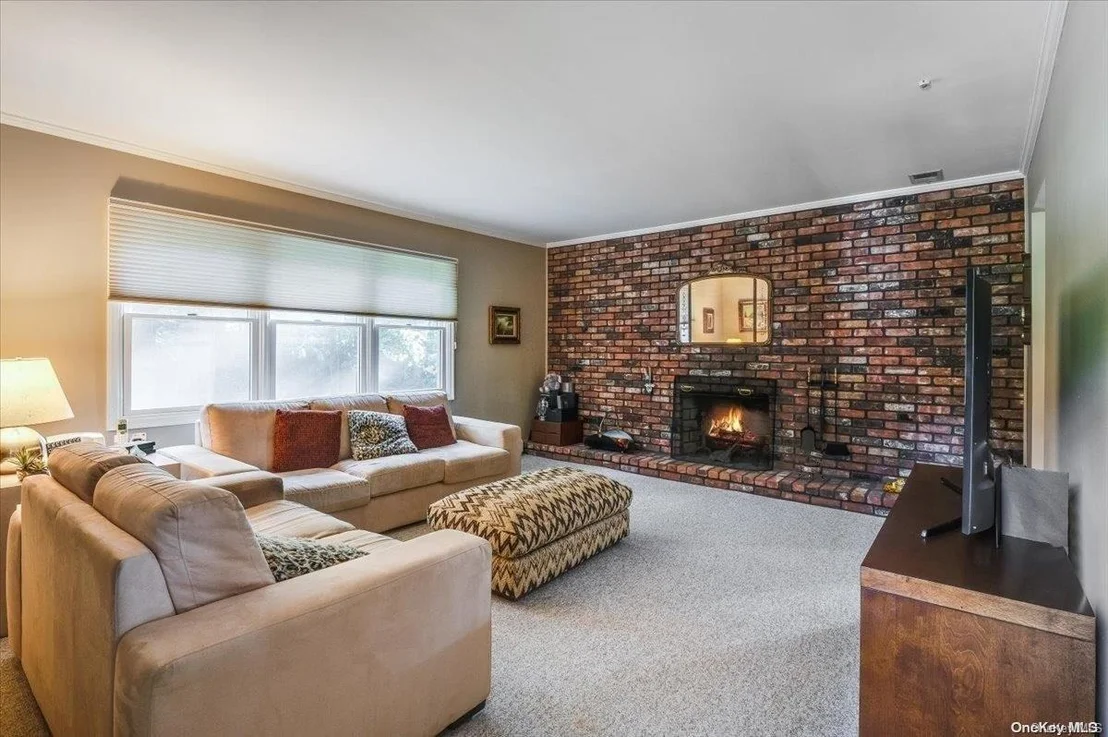 Photo of 69 Buttonwood Drive