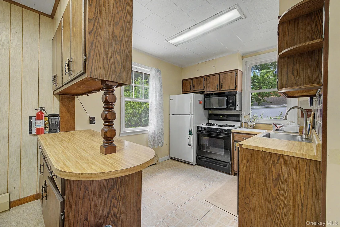 Photo of 121 Putnam Drive