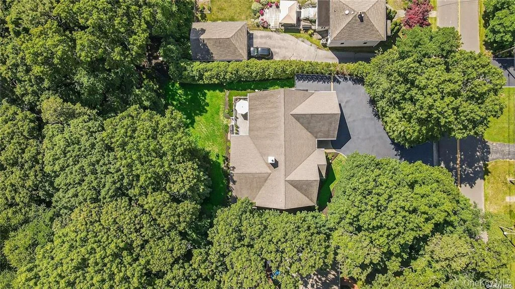 Photo of 828 Pondview Road
