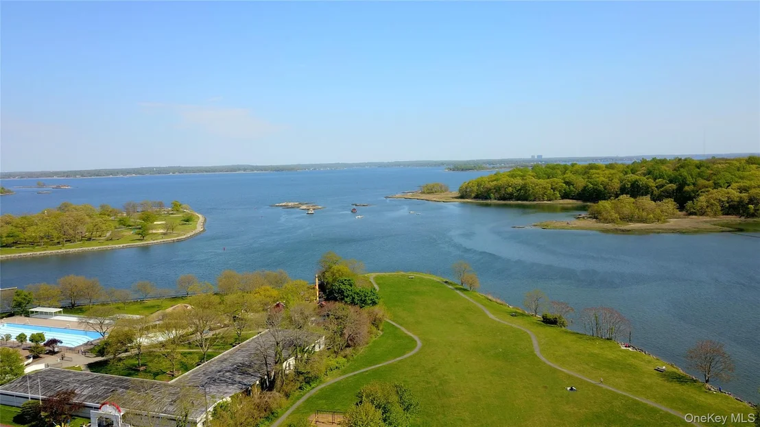 Photo of 982 Split  Rock Road