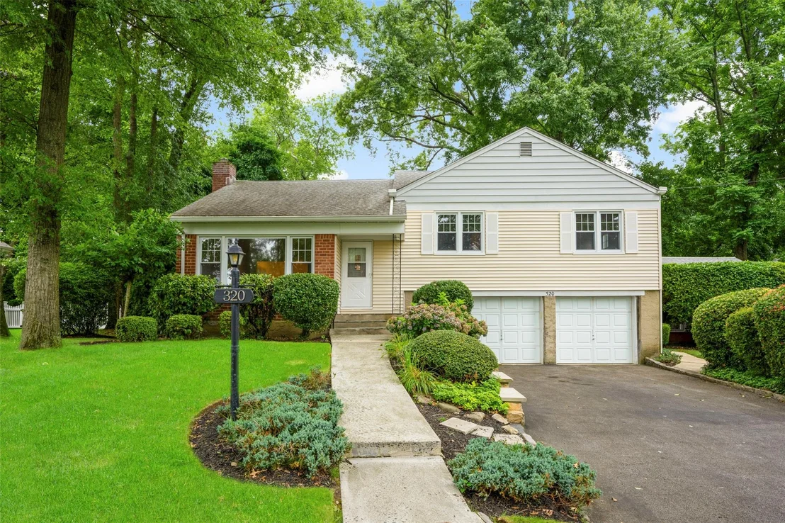 Photo of 320 Stuart Drive
