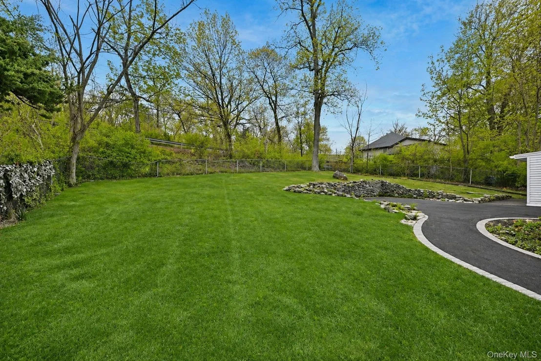 Photo of 19 Beverly Trail