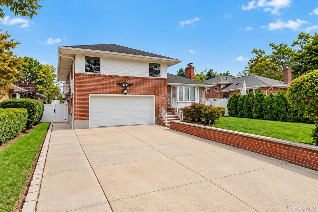 Photo of 76 Marcus Avenue