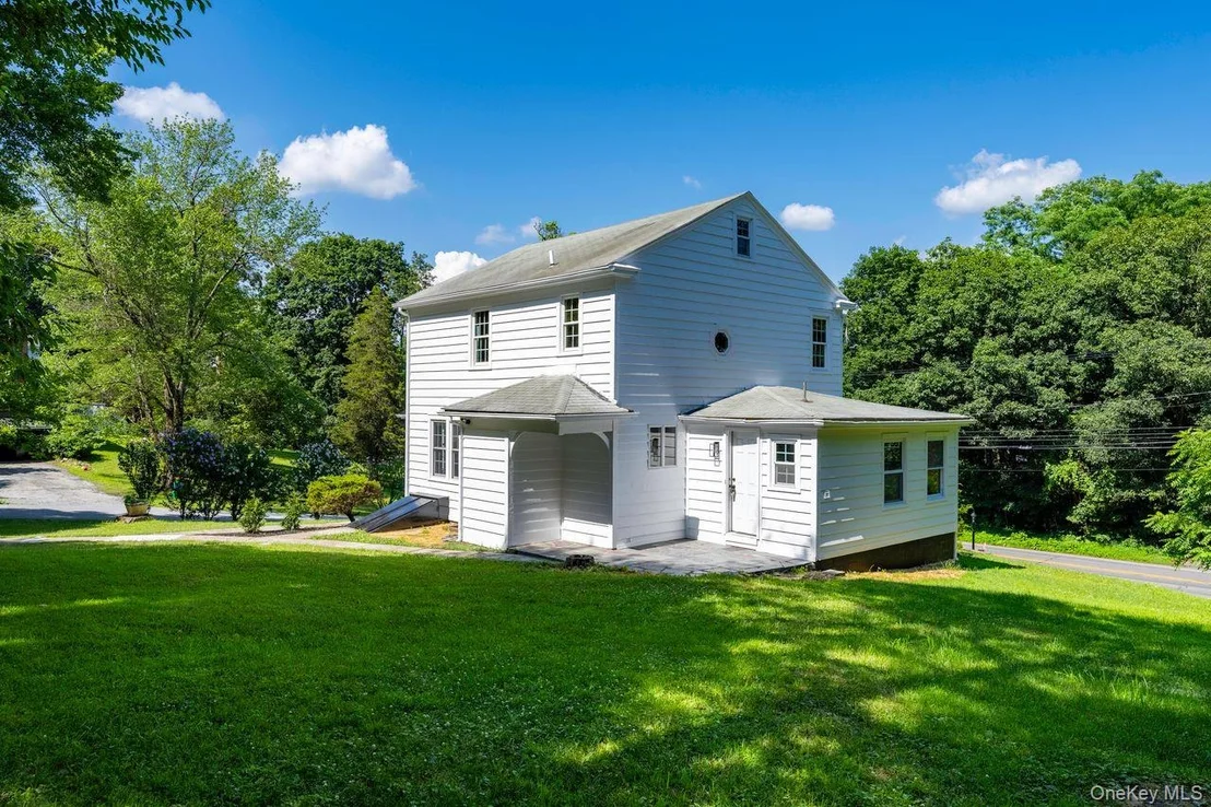 Photo of 2123 New Hackensack Rd
