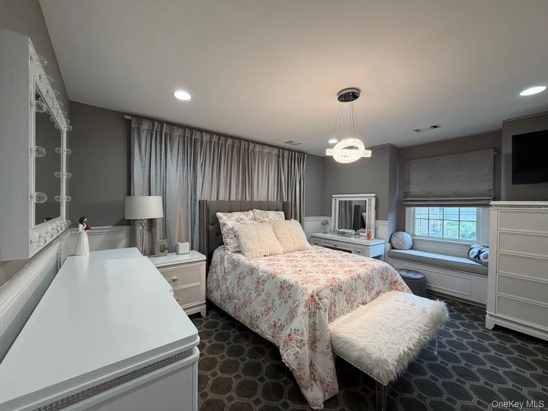 Photo of 59 Meadowbrook Road