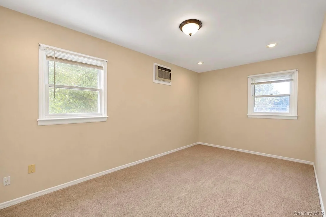 Photo of 117 Selden Boulevard