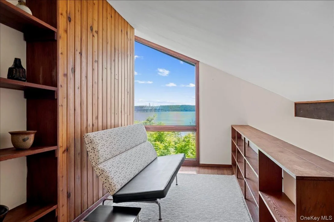 Photo of 181 River Road