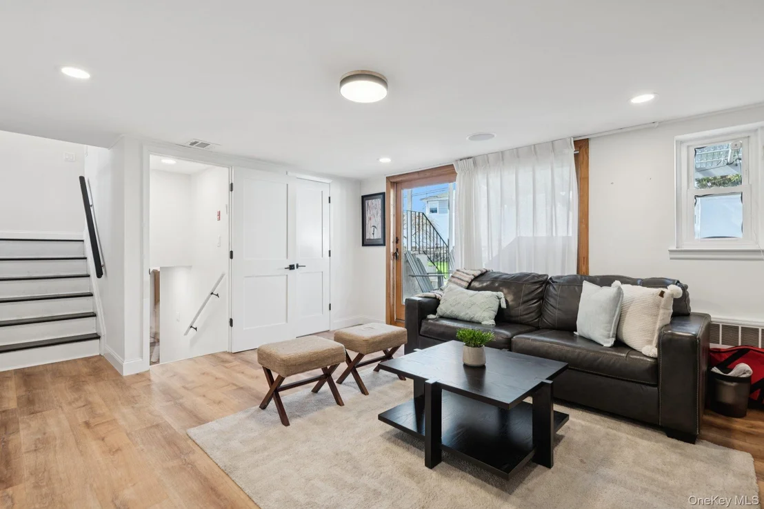 Photo of 15 Wayland Road