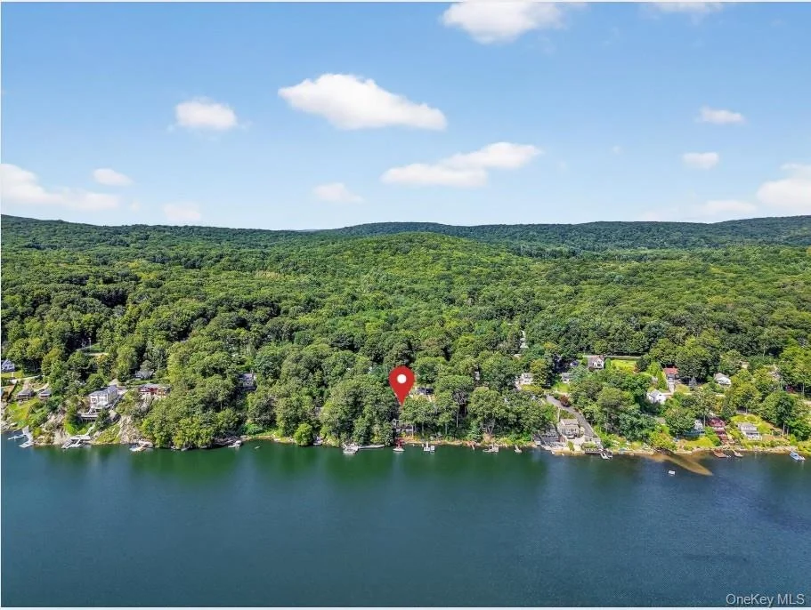 Photo of 60 LAKEVIEW DR