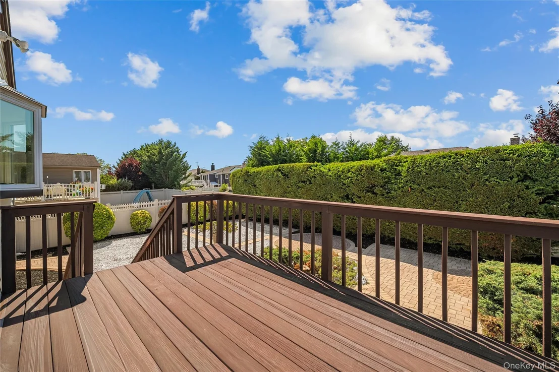 Photo of 3260 Shore Road