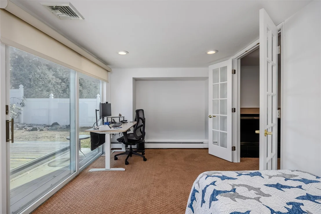 Photo of 42 Hollywood Drive