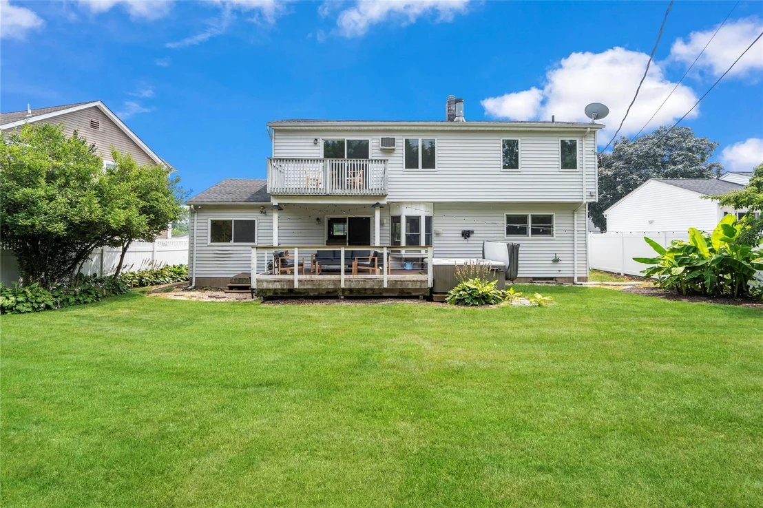 Photo of 10 Lillian Lane