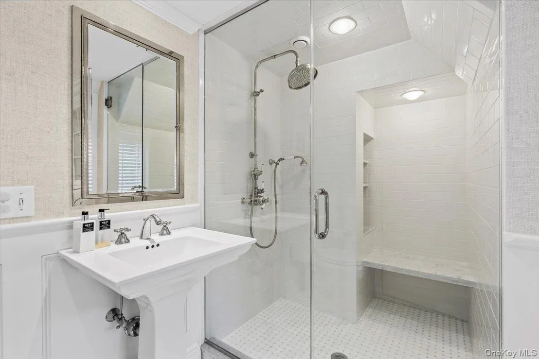 Photo of 2 Cowles Avenue