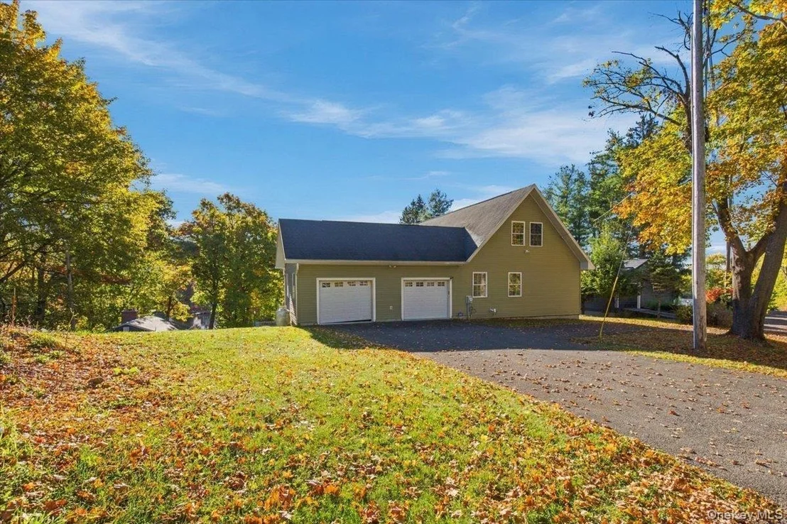 Photo of 20 Mansion Drive
