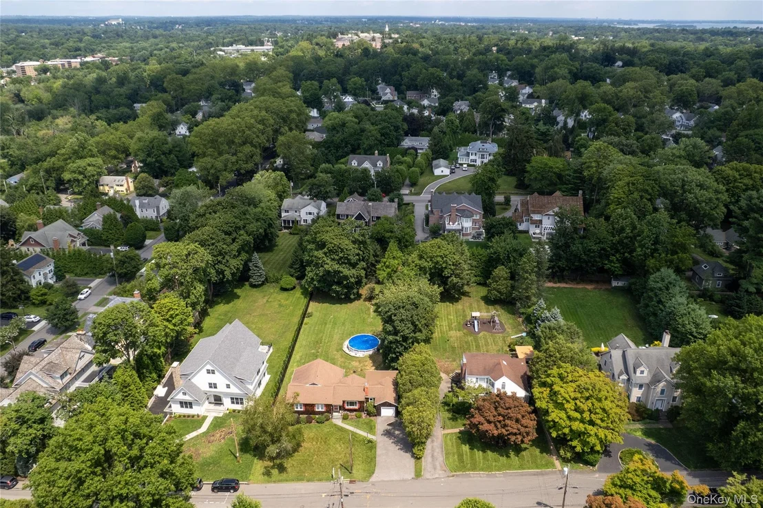 Photo of 116 Bradford Avenue