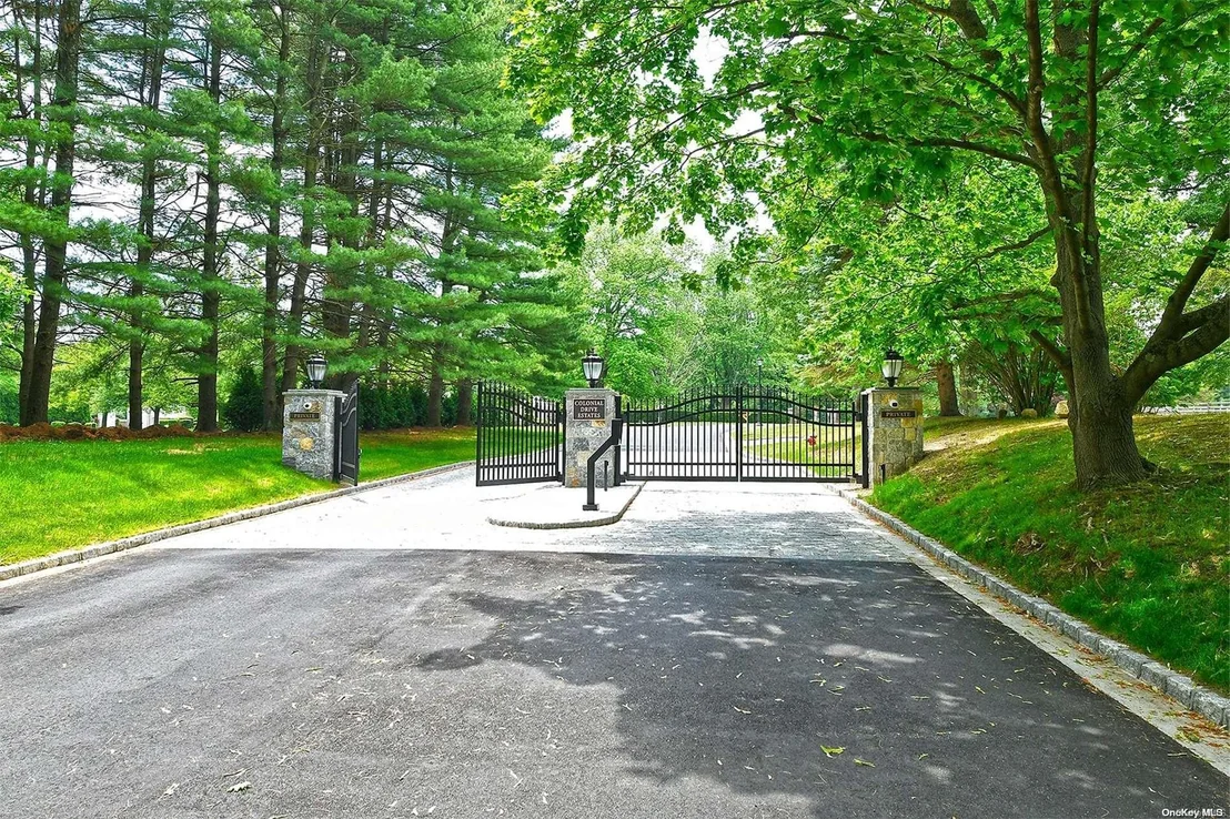Photo of 9 Colonial Drive