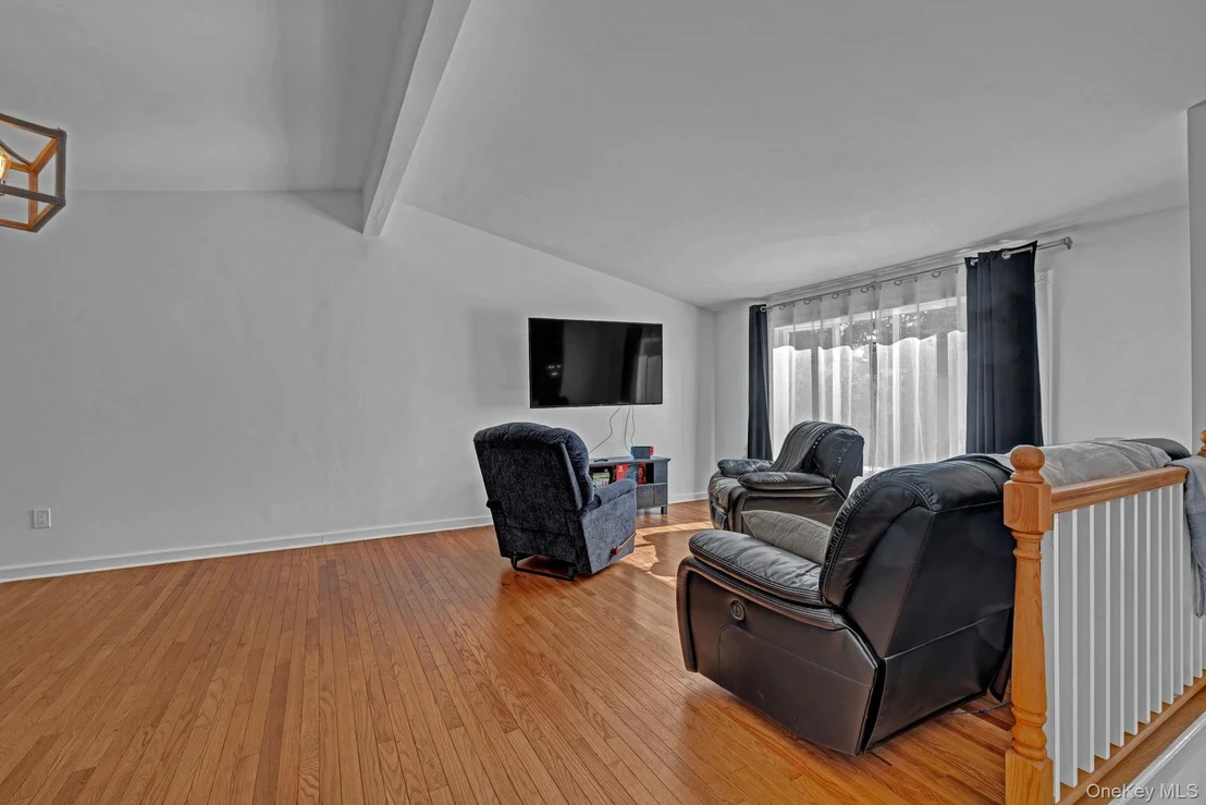 Photo of 128 Kentview Drive