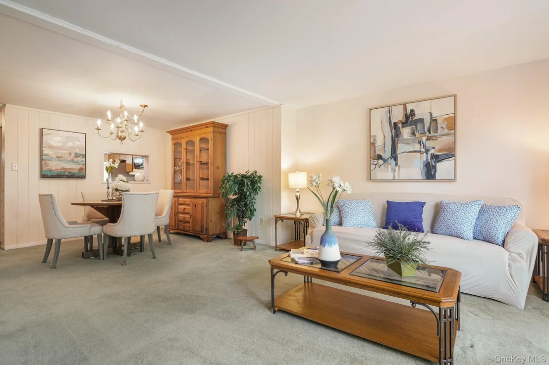Photo of 105 Williamsburg Drive
